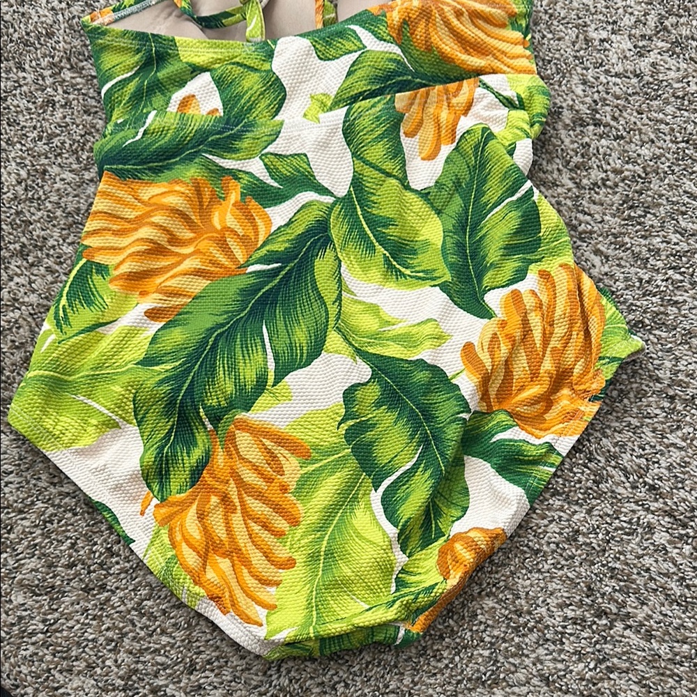 Women’s Banana Print Pique Bandeau Full Coverage Swimsuit - Picture 8 of 8